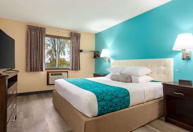 هتل Howard Johnson By Wyndham Waterloo/cedar Falls