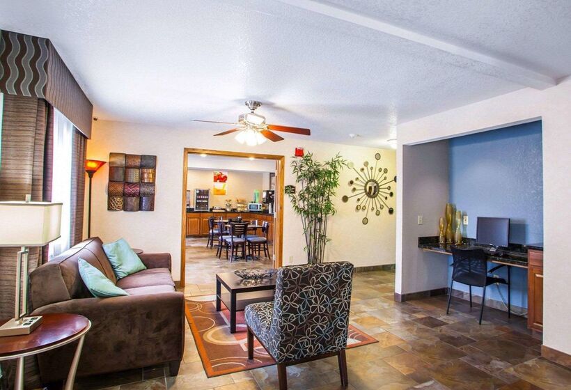 هتل Quality Inn & Suites Ankenydes Moines