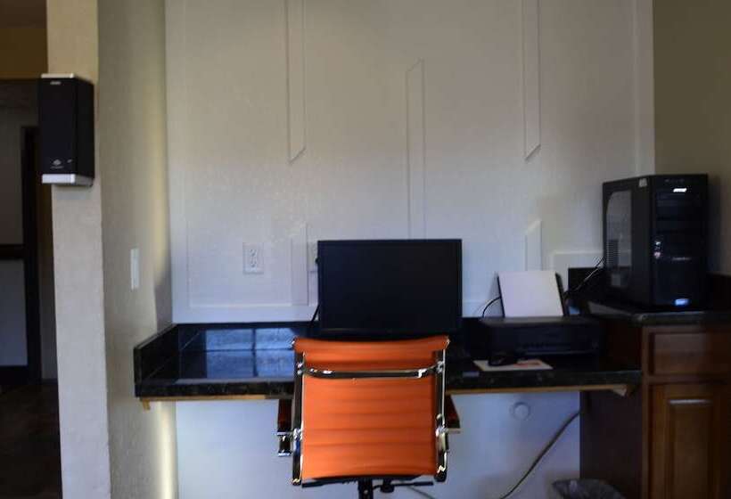 هتل Quality Inn & Suites Ankenydes Moines