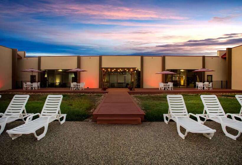 בית מלון כפרי Ramada By Wyndham Statesville