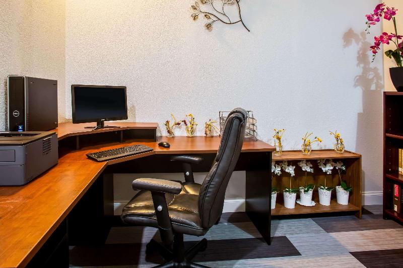 בית מלון כפרי Ramada By Wyndham Statesville