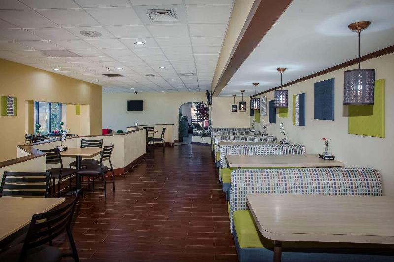 هتل Ramada By Wyndham Statesville