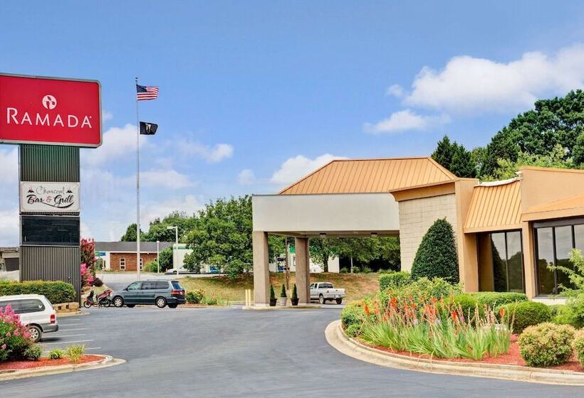 בית מלון כפרי Ramada By Wyndham Statesville