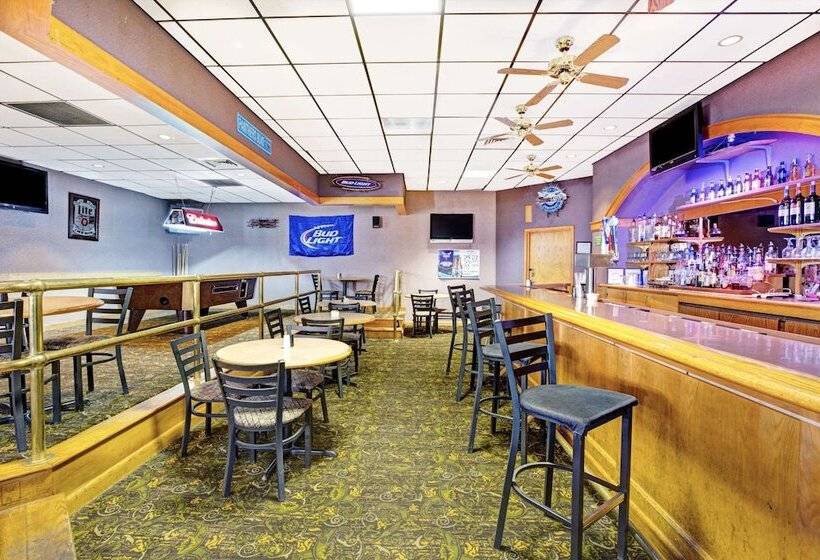 בית מלון כפרי Ramada By Wyndham Statesville