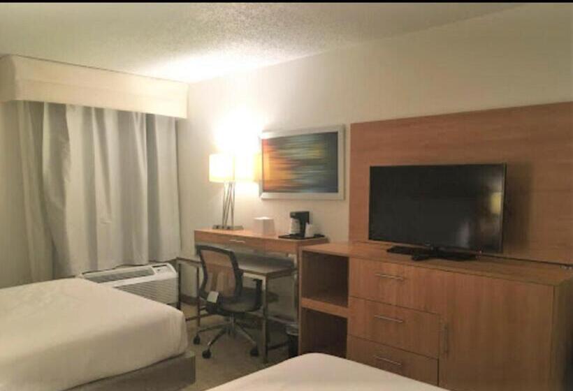 هتل Sleep Inn & Suites