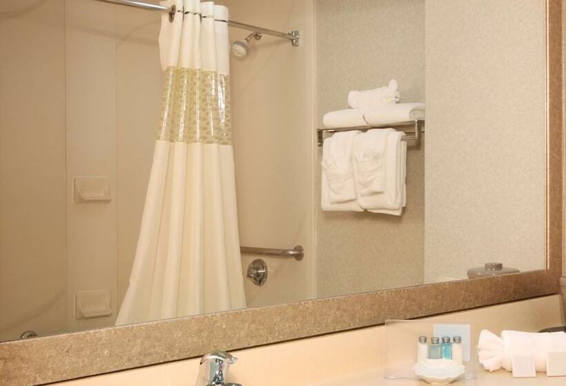 هتل Best Western Plus Meadowlands