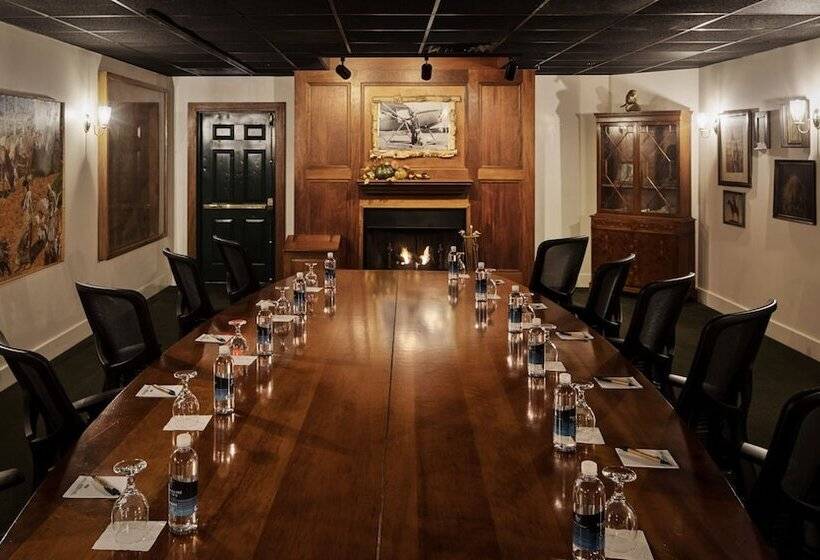 Отель The Harraseeket Inn & Event House