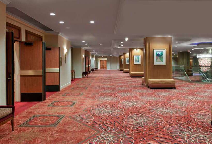 هتل Wyndham Grand Pittsburgh