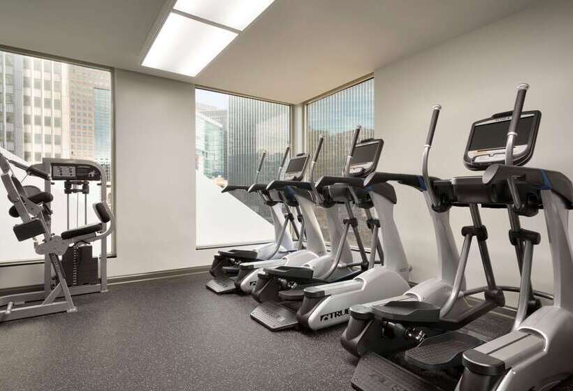 هتل Wyndham Grand Pittsburgh
