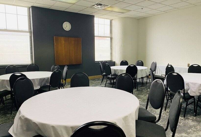 The Suites Hotel At Waterfront Plaza