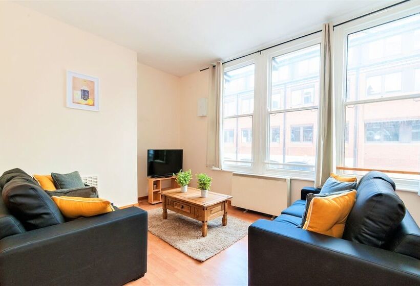 Voussoir Apartments