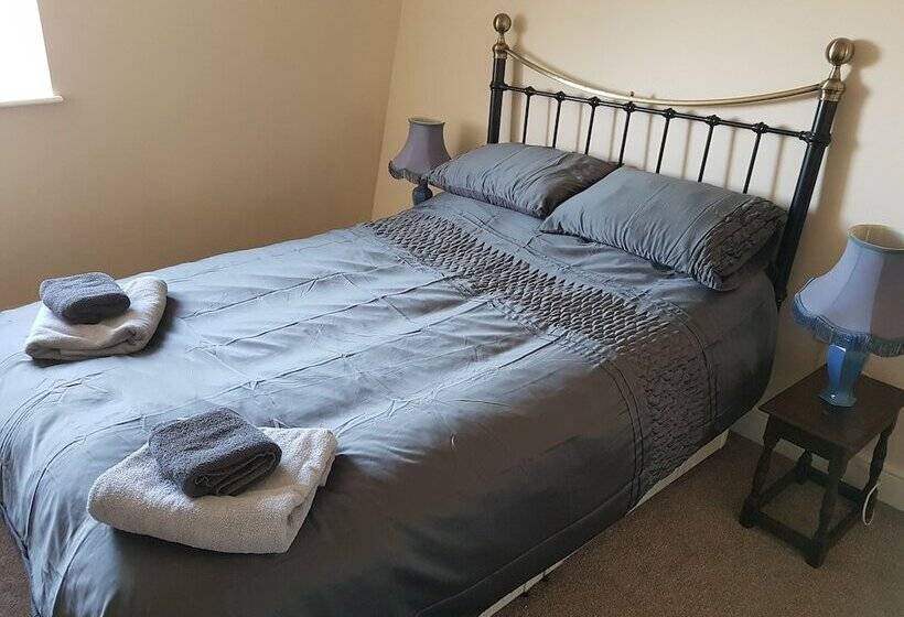 Apartment 9 Robertson Villas