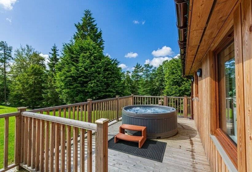 Birch Lodge 13 With Hot Tub