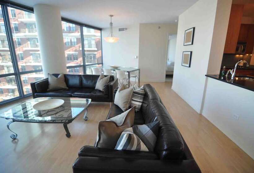 Chicago Downtown Condo   Michigan Ave Suite Id 14 15