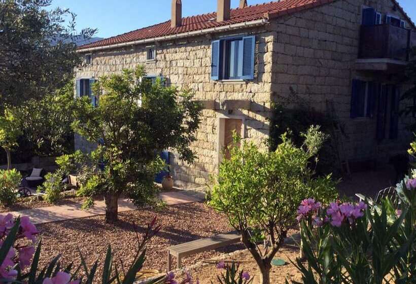 Le Moulin De Figari