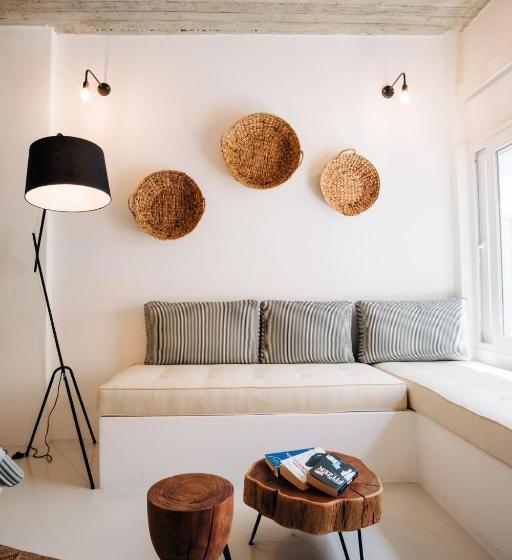 هتل Mesanto Luxury Suites