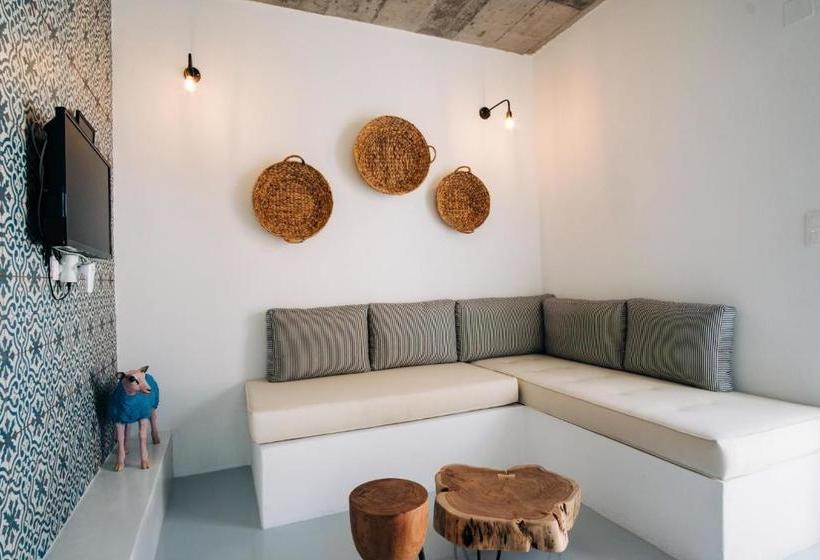 هتل Mesanto Luxury Suites