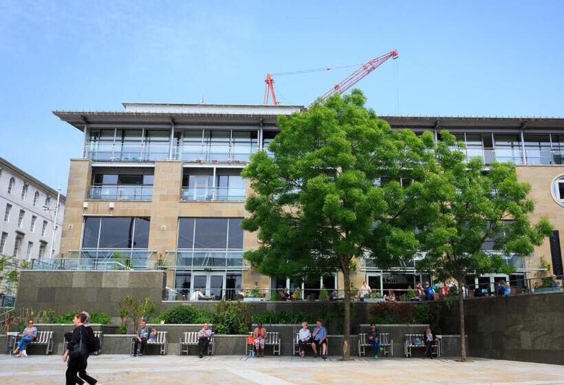 Live In Leeds Millenium Square Apartment