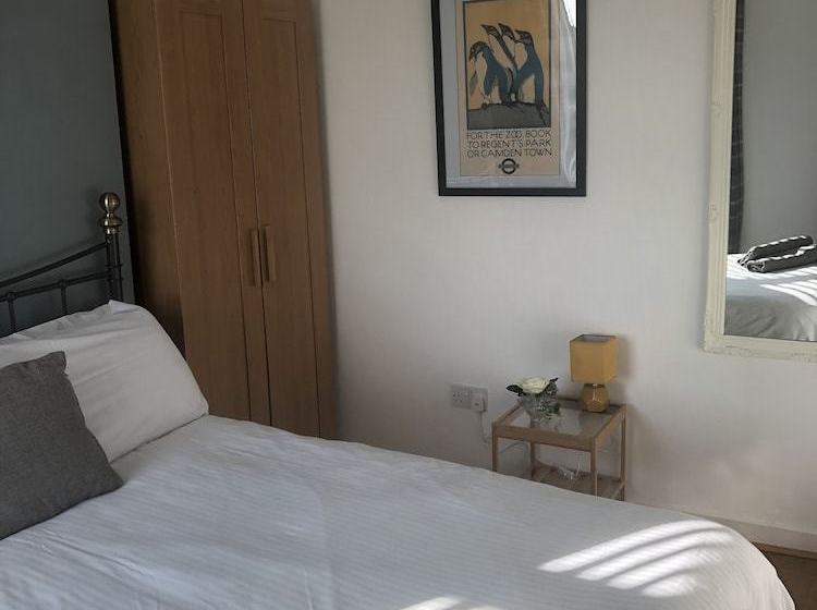 Pensión Double Rooms Near City Centre