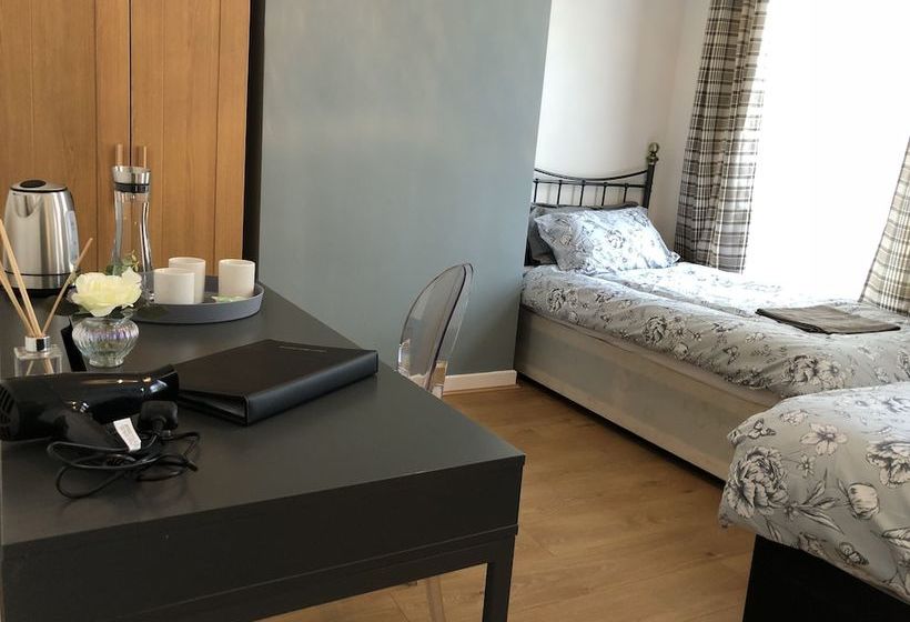 Pensión Double Rooms Near City Centre