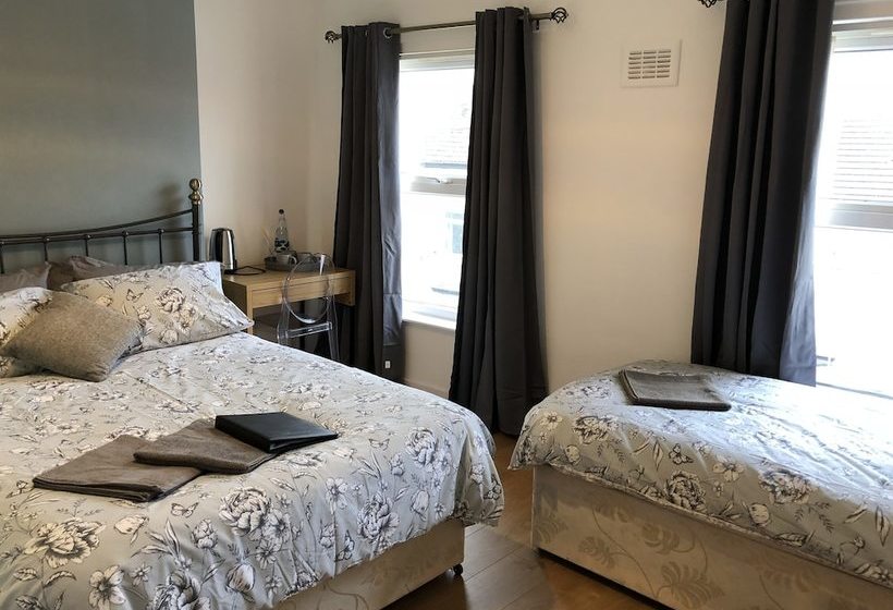 Pensión Double Rooms Near City Centre