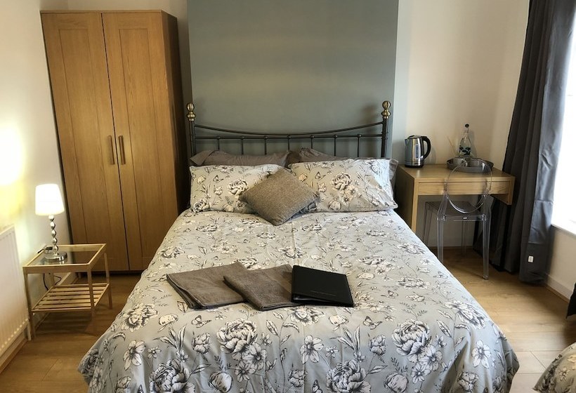 Pensión Double Rooms Near City Centre