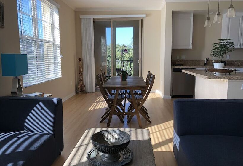 Resort Style Luxury 2bd Suite In Irvine S Spectrum Center