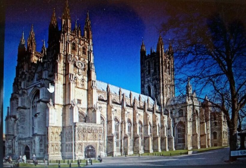 The Closters In The Heart Of The City