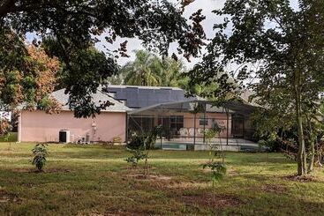 پانسیون Florida Villa