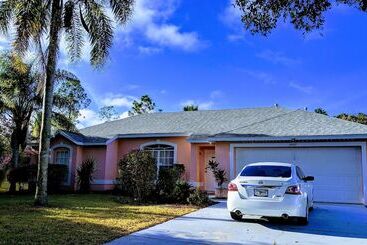 پانسیون Florida Villa