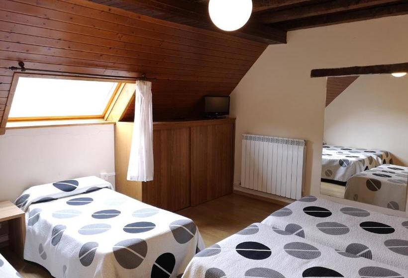 פנסיון Hostal Mendilatz