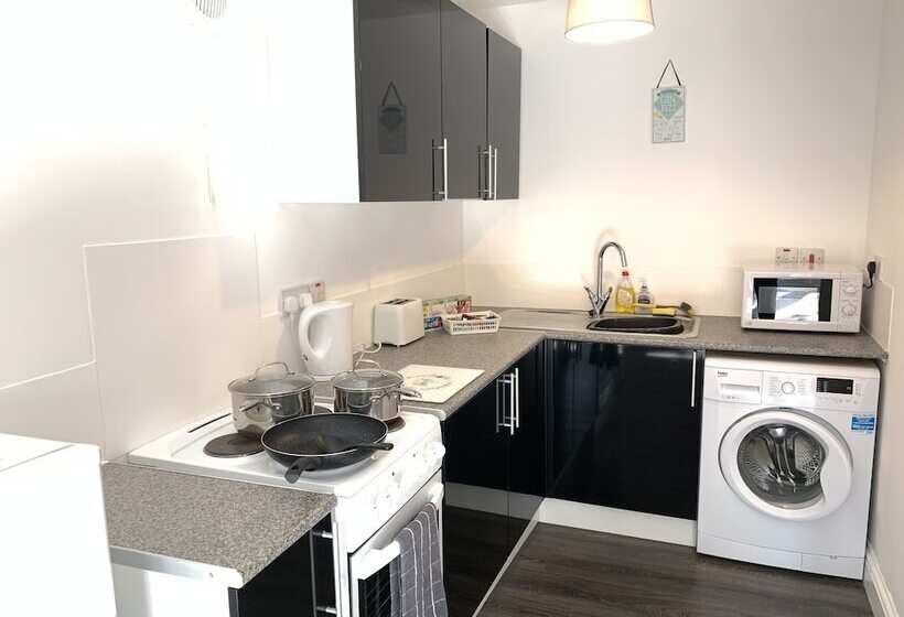 Grand Central Budget Modern Apartments