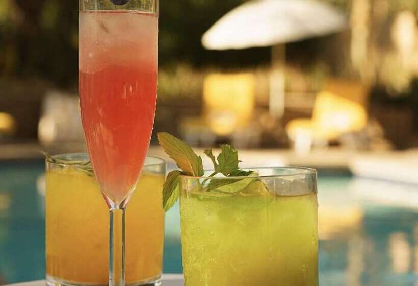 هتل The Good House  Hot Spring Hideaway