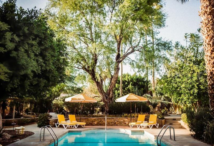 هتل The Good House  Hot Spring Hideaway