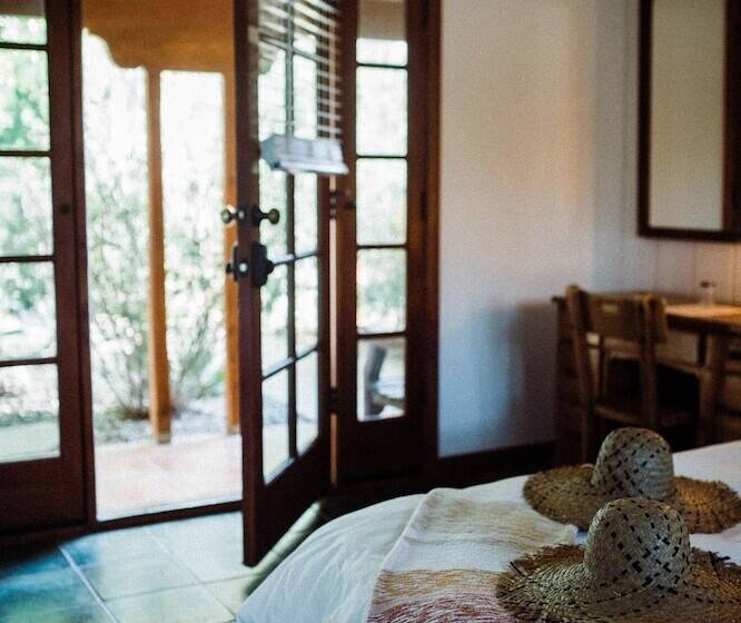 هتل The Good House  Hot Spring Hideaway