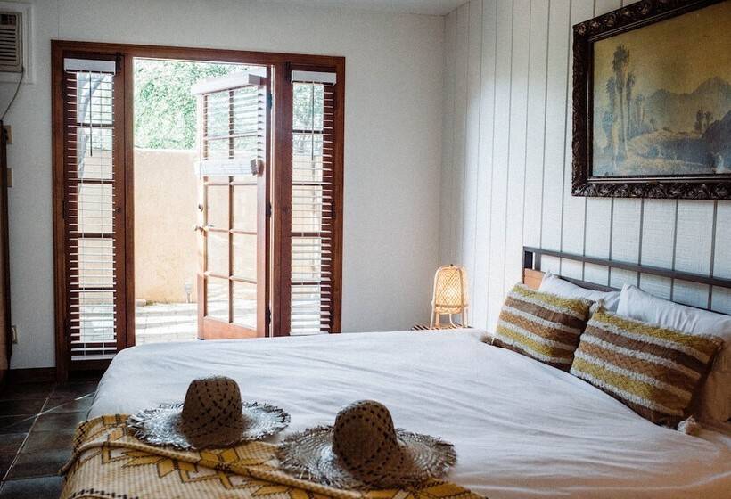 هتل The Good House  Hot Spring Hideaway
