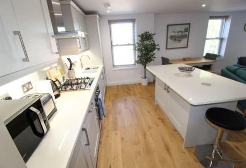 Middle Chine 2 Bedroom Holiday Home
