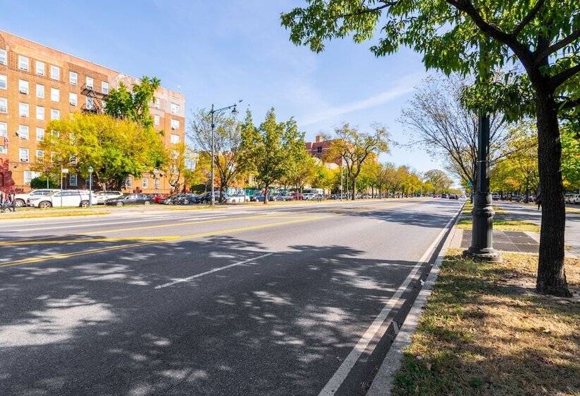 پانسیون Furnished Eastern Parkway Guest House