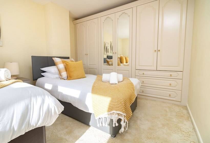 膳宿费 Rivermead Serviced Accommodation