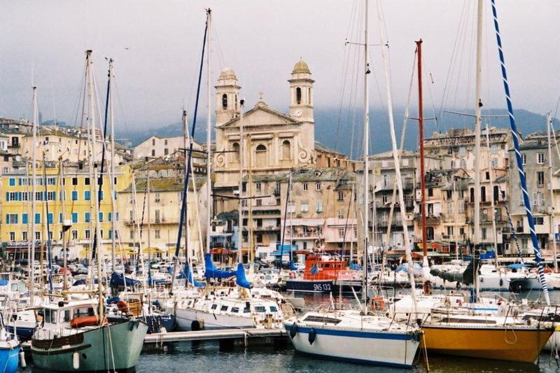 تختخواب و صبحانه Bastia Room