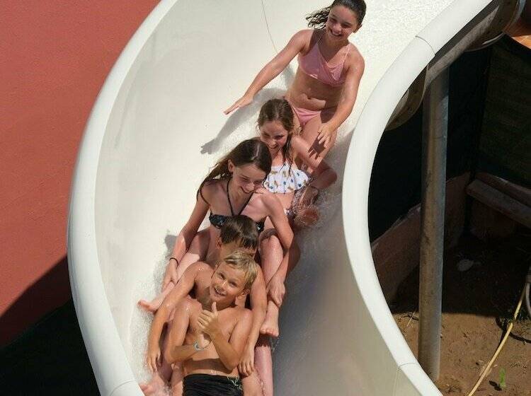 هتل Camping Les Jardins D Elsa