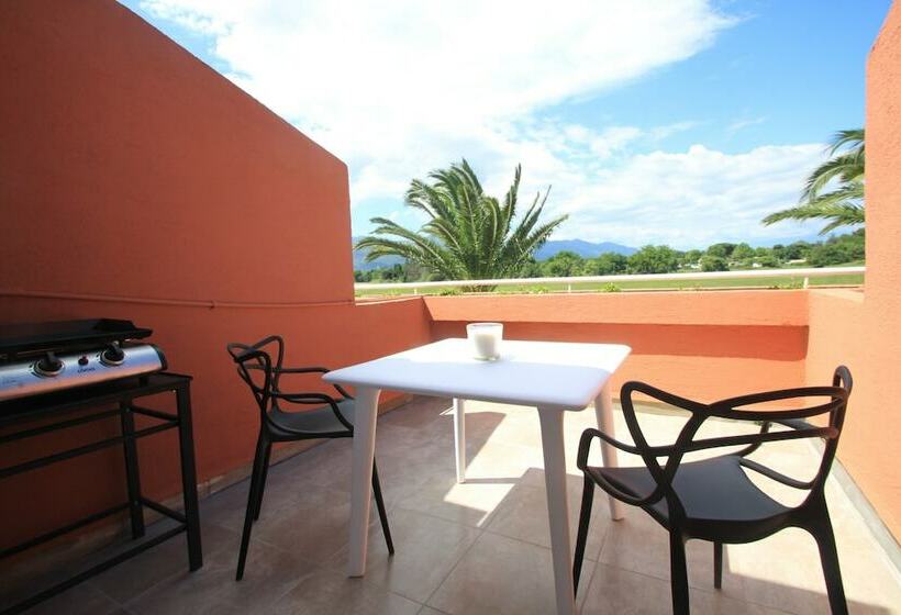 هتل Residence Antinea