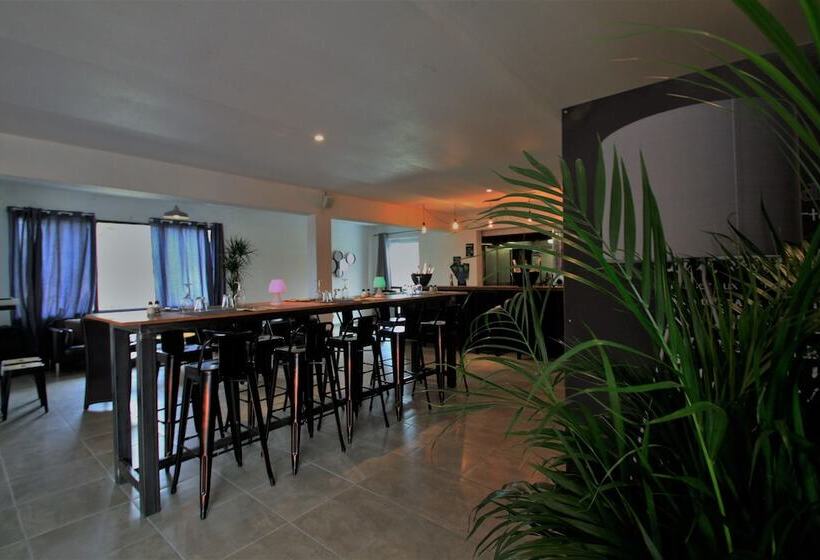 هتل Residence Antinea