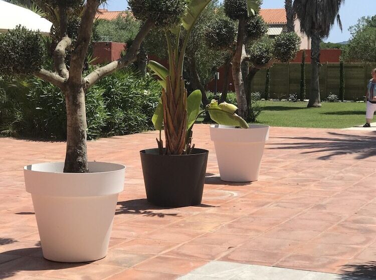 هتل Residence Antinea