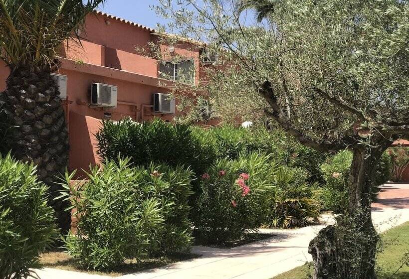 هتل Residence Antinea