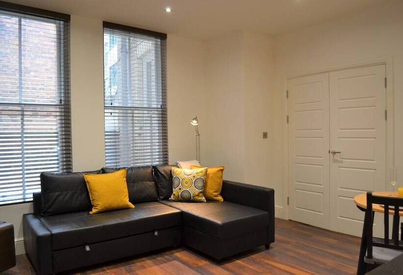 Onpoint Apartments   Deluxe Apartment City Centre Ideal Location!