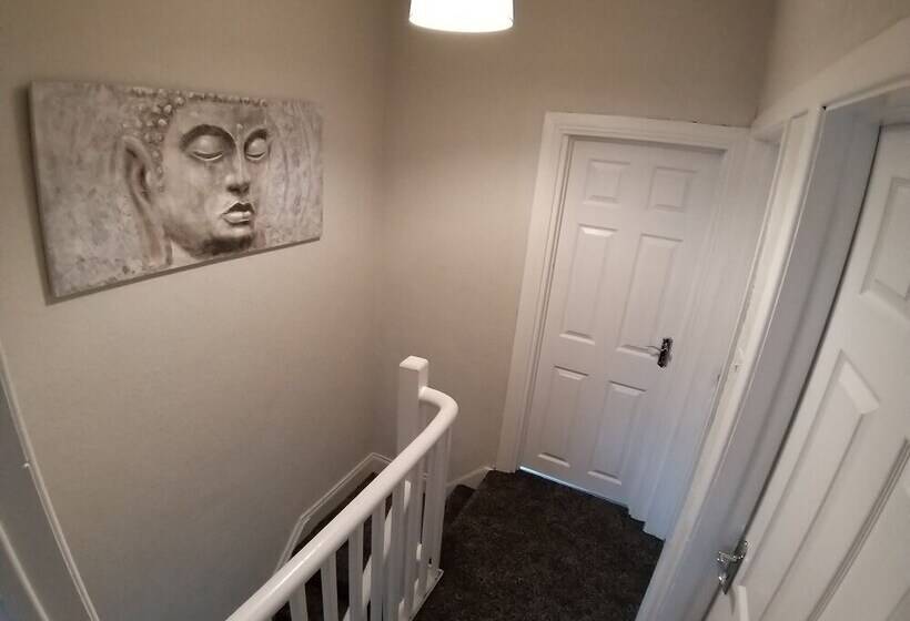 פנסיון Templemore Townhouse