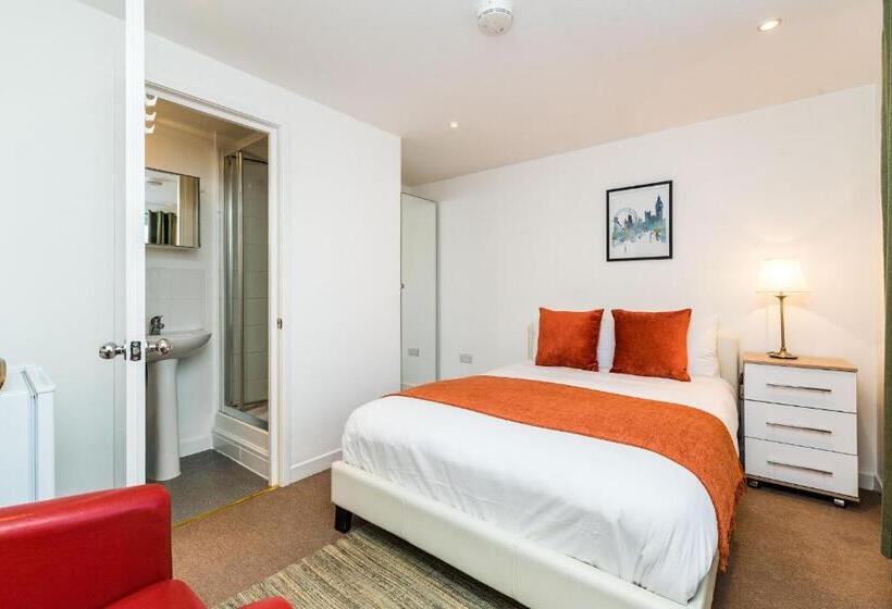 بنسيون Thames View House