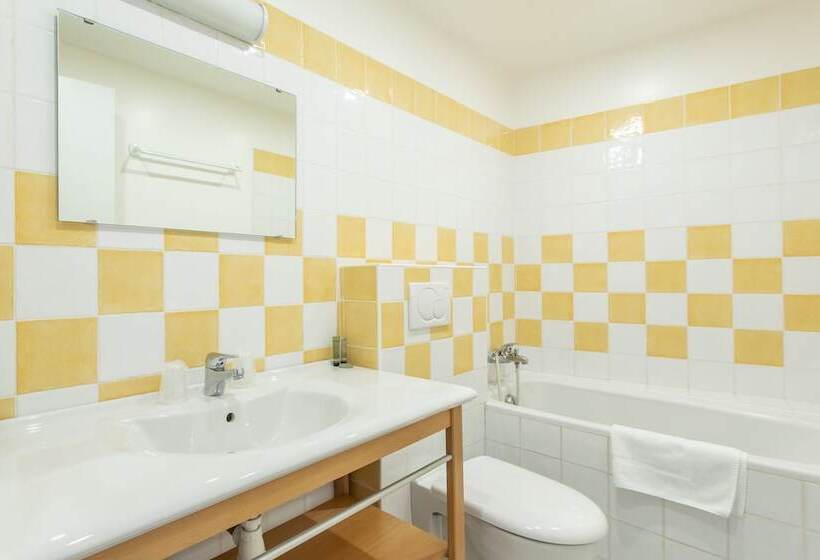 فندق صغير Auberge Le Vieux Chaillol & Spa