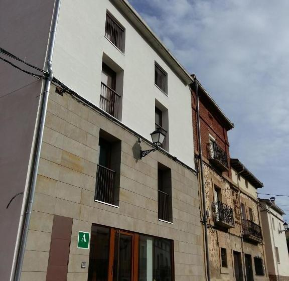 تختخواب و صبحانه Albergue San Jorge: Hospitality, Services & Events